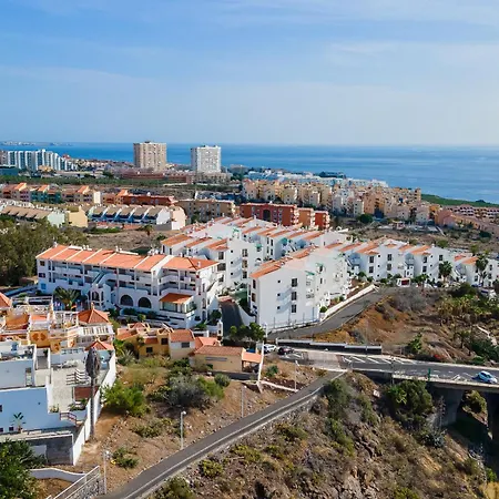 Villa Fabulous Contemporary 5 Bedroom With Private Heated Pool, Sleeps Max 13