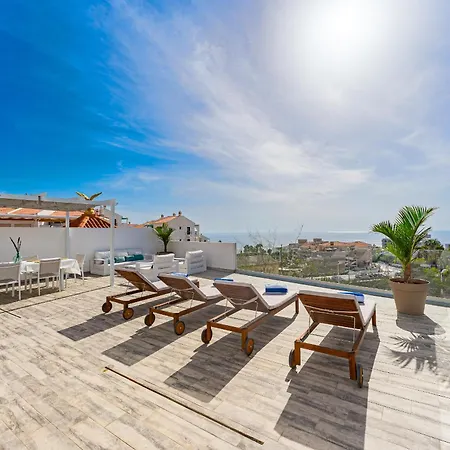 Fabulous Contemporary 5 Bedroom With Private Heated Pool, Sleeps Max 13 * Callao Salvaje