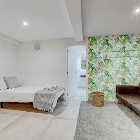 Fabulous Contemporary 5 Bedroom With Private Heated Pool, Sleeps Max 13 Callao Salvaje