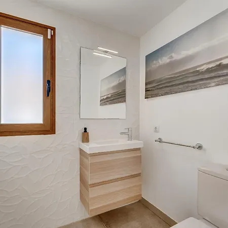 Fabulous Contemporary 5 Bedroom With Private Heated Pool, Sleeps Max 13 * Callao Salvaje