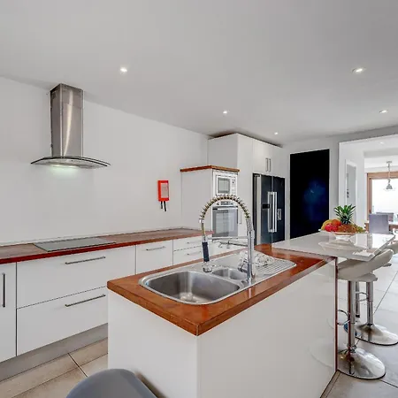 Villa Fabulous Contemporary 5 Bedroom With Private Heated Pool, Sleeps Max 13 Callao Salvaje