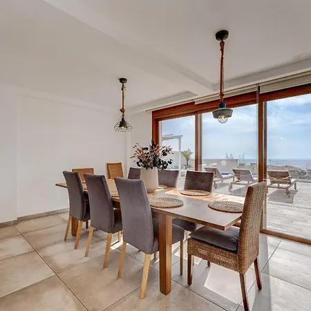 Vila Fabulous Contemporary 5 Bedroom With Private Heated Pool, Sleeps Max 13 Callao Salvaje