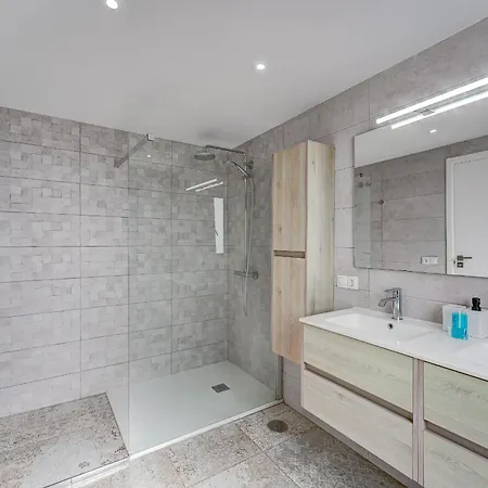 Fabulous Contemporary 5 Bedroom With Private Heated Pool, Sleeps Max 13 Callao Salvaje