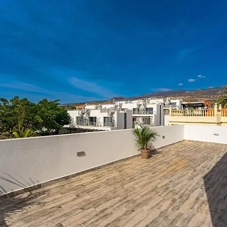 Fabulous Contemporary 5 Bedroom With Private Heated Pool, Sleeps Max 13 Callao Salvaje