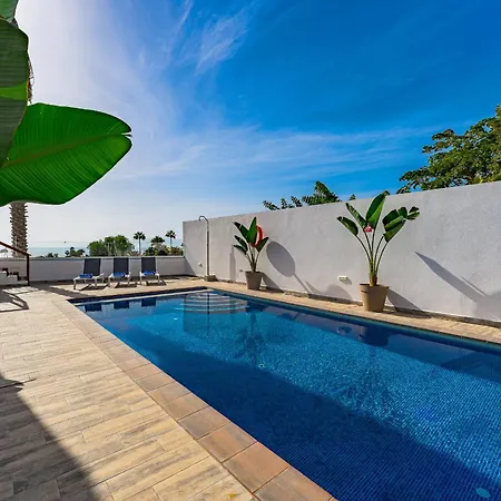 Fabulous Contemporary 5 Bedroom With Private Heated Pool, Sleeps Max 13 Callao Salvaje