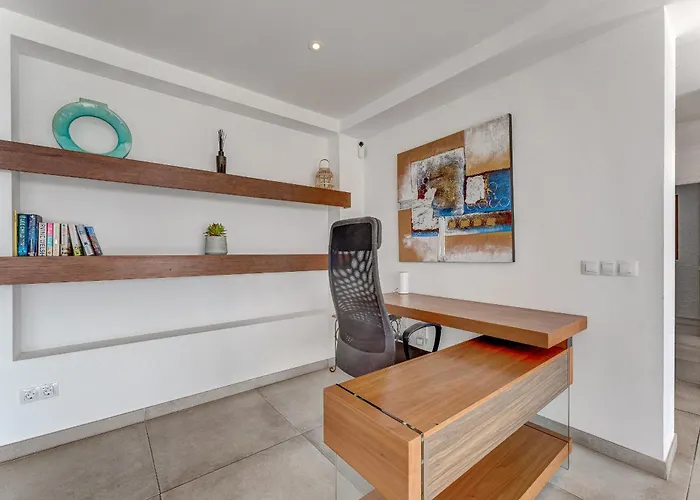 ヴィラ Fabulous Contemporary 5 Bedroom With Private Heated Pool, Sleeps Max 13 *