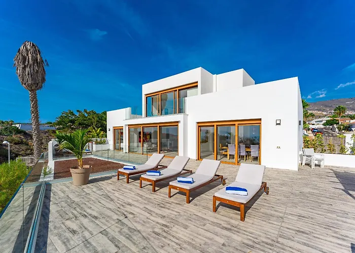 ヴィラ Fabulous Contemporary 5 Bedroom With Private Heated Pool, Sleeps Max 13