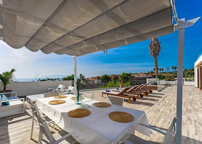 ヴィラ Fabulous Contemporary 5 Bedroom With Private Heated Pool, Sleeps Max 13