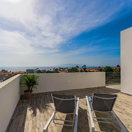 Вилла Fabulous Contemporary 5 Bedroom With Private Heated Pool, Sleeps Max 13 *