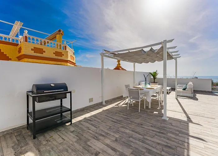 Вилла Fabulous Contemporary 5 Bedroom With Private Heated Pool, Sleeps Max 13